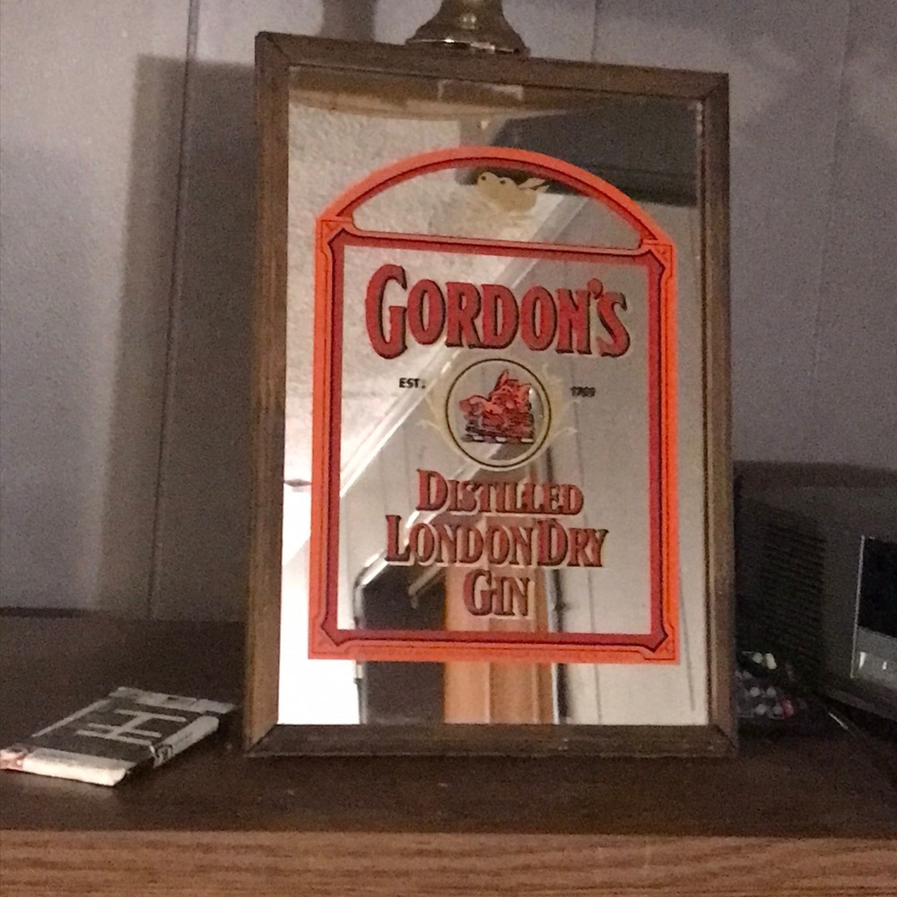 Gordon’s Vintage sign - Picture 2 of 5